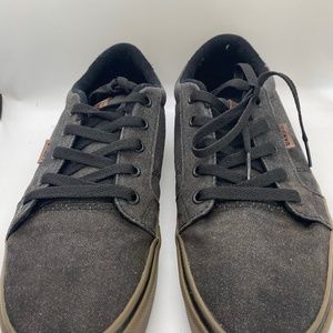BRAND VANS  USED IN OK CONDITIONS  NO BOX LOW-T MEN'S